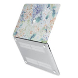 hardshell case with Paisley design has rubberized feet that keeps your MacBook from sliding on smooth surfaces